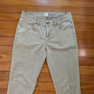 Ecru light gray/green-ish jeans